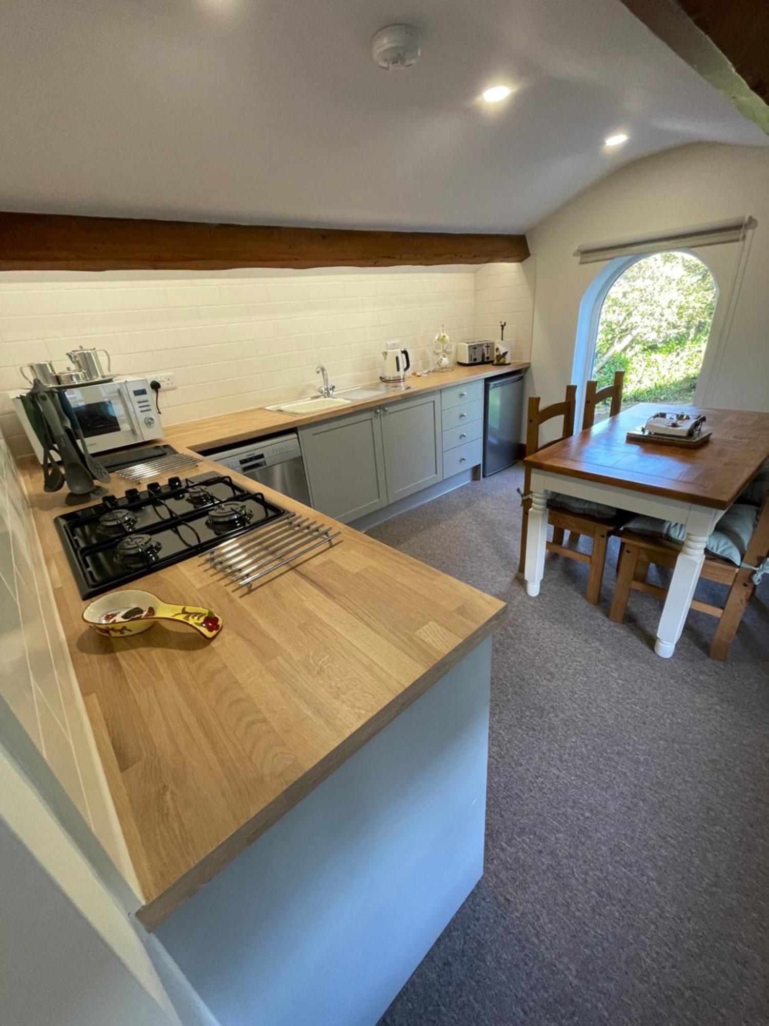 Pear Tree House 2 Bed Apartment Hartford  ภายนอก รูปภาพ